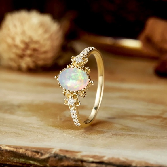 SALE Solid 18k Gold Opal and Flowers Crystal Ring (Size 6) - Picture 1 of 6